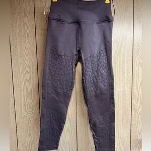 VICTORIA'S SECRET SEAMLESS LEGGING 7/8 LENGTH Gray Leopard Medium New Pattern